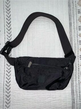 Black Crossbody Waist Bag - Minimal Everyday Carry